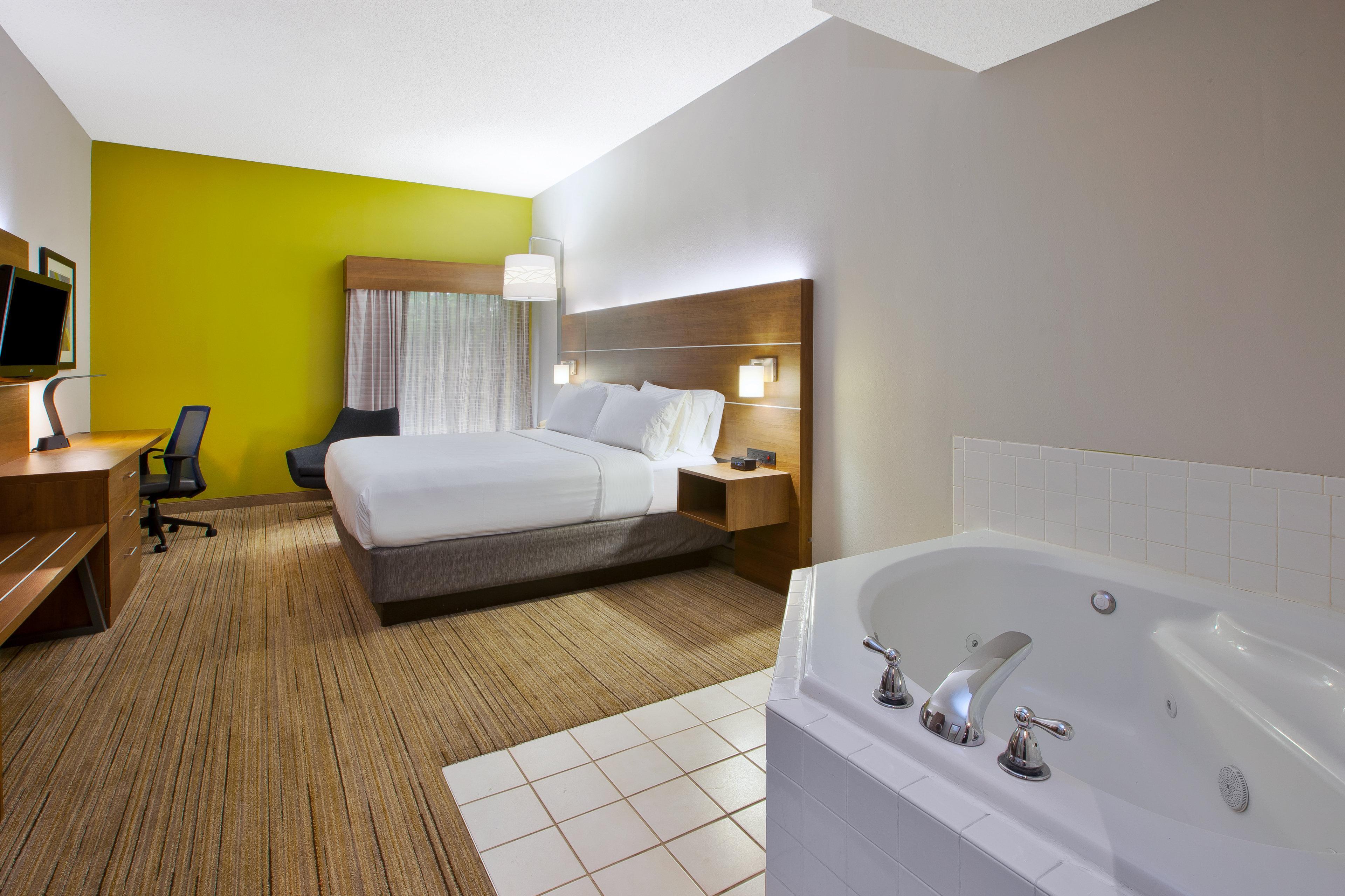 Hotel Express & Cincinnati Northeast-milford By Ihg