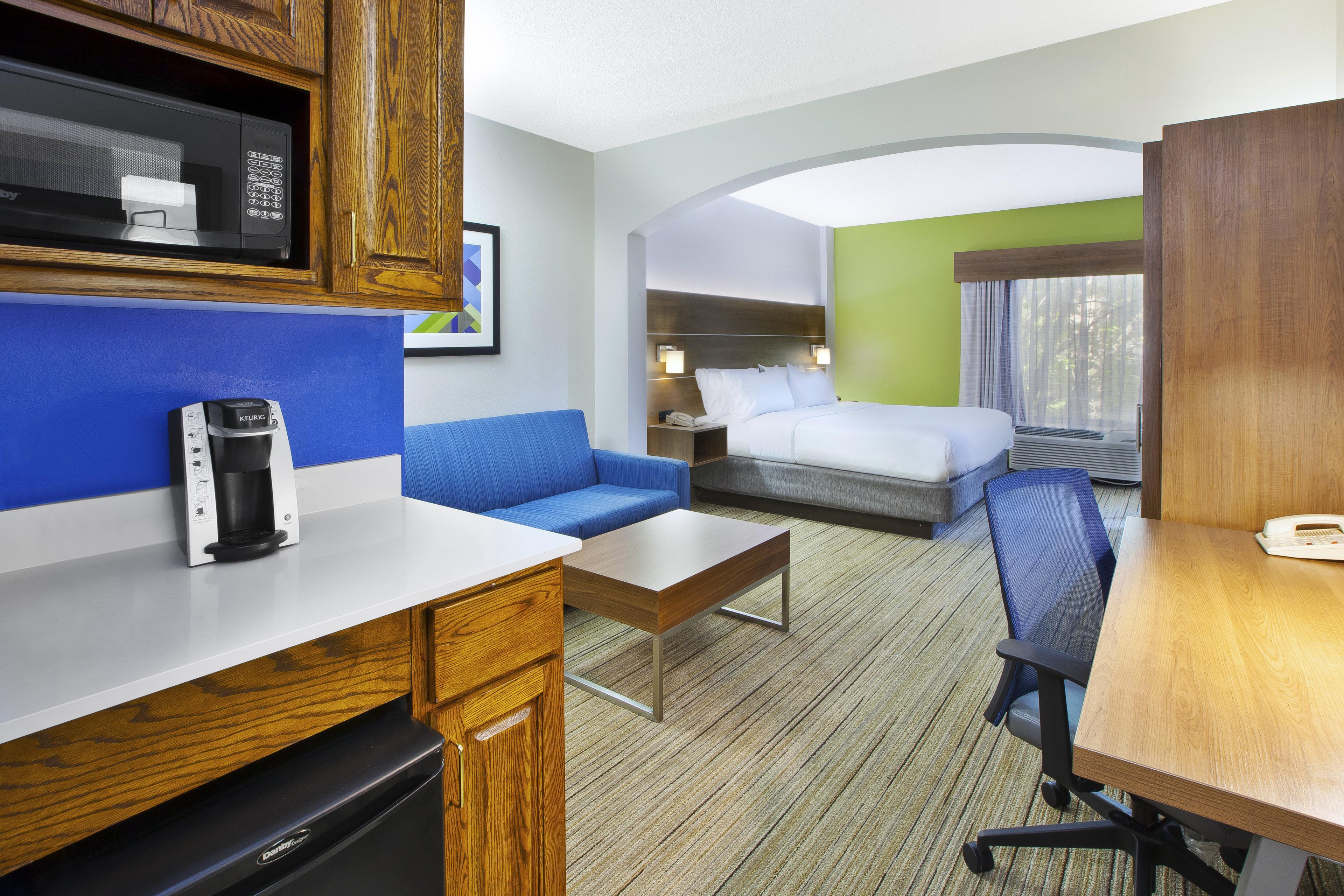 Hotel Express & Cincinnati Northeast-milford By Ihg 3*