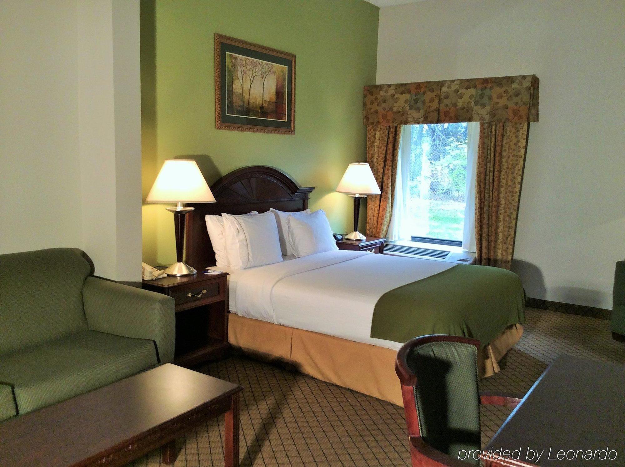 Express & Cincinnati Northeast-milford By Ihg 3*