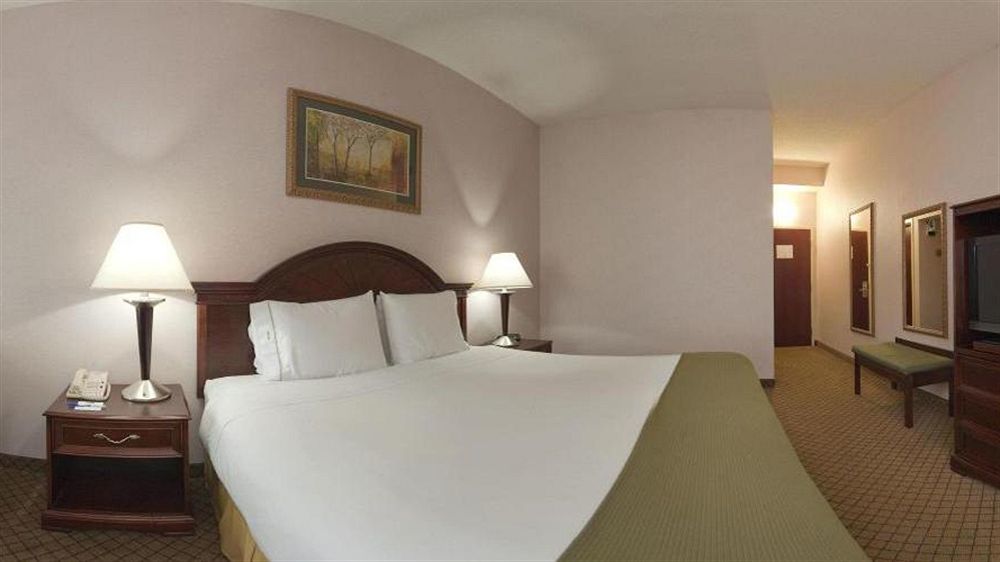 Hotel Express & Cincinnati Northeast-milford By Ihg