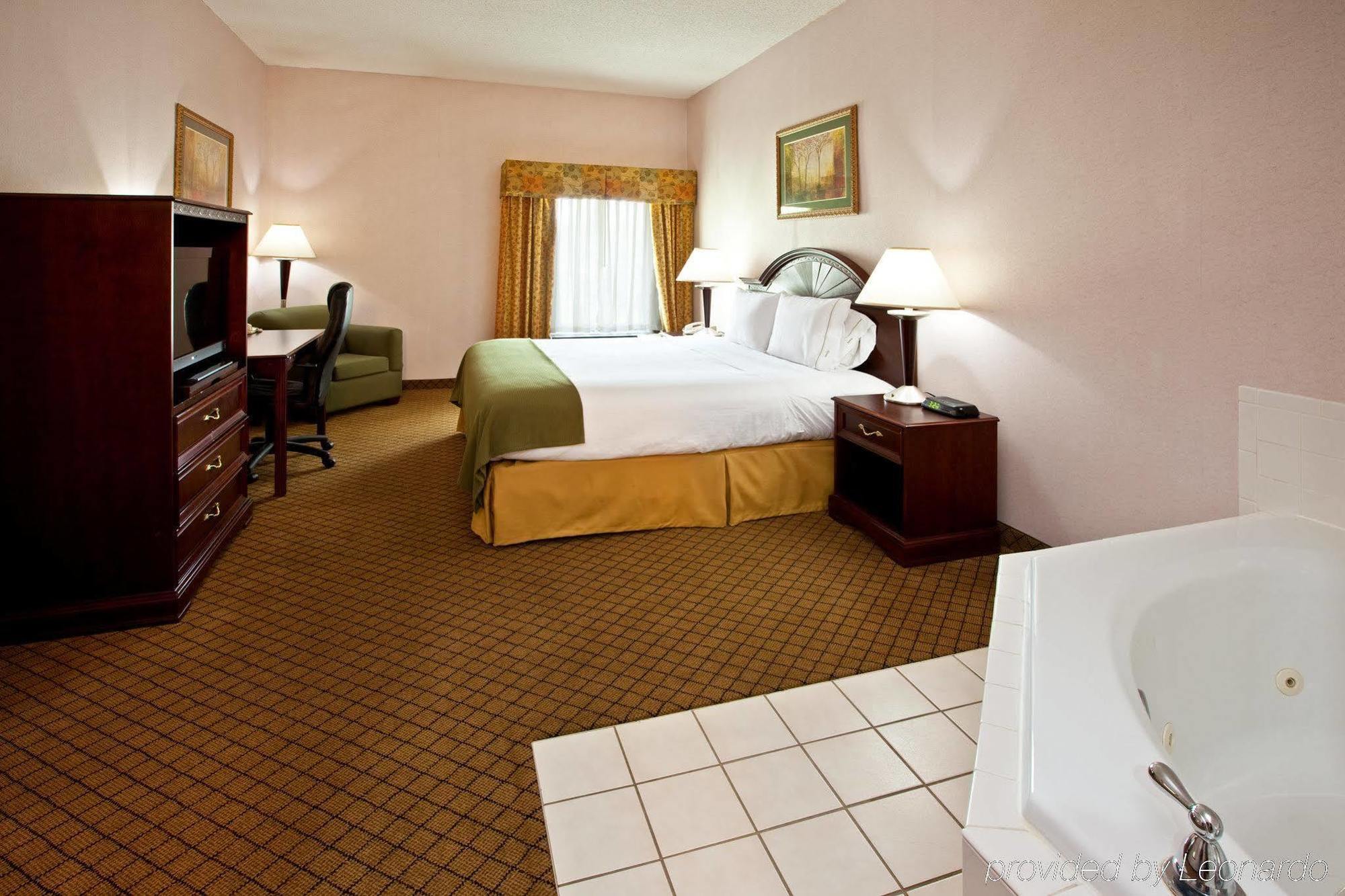 Express & Cincinnati Northeast-milford By Ihg Hotel Milford